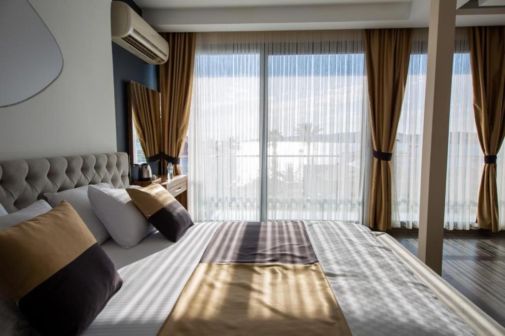 Carpe Diem Hotel ไอวาลิค ภายนอก รูปภาพ