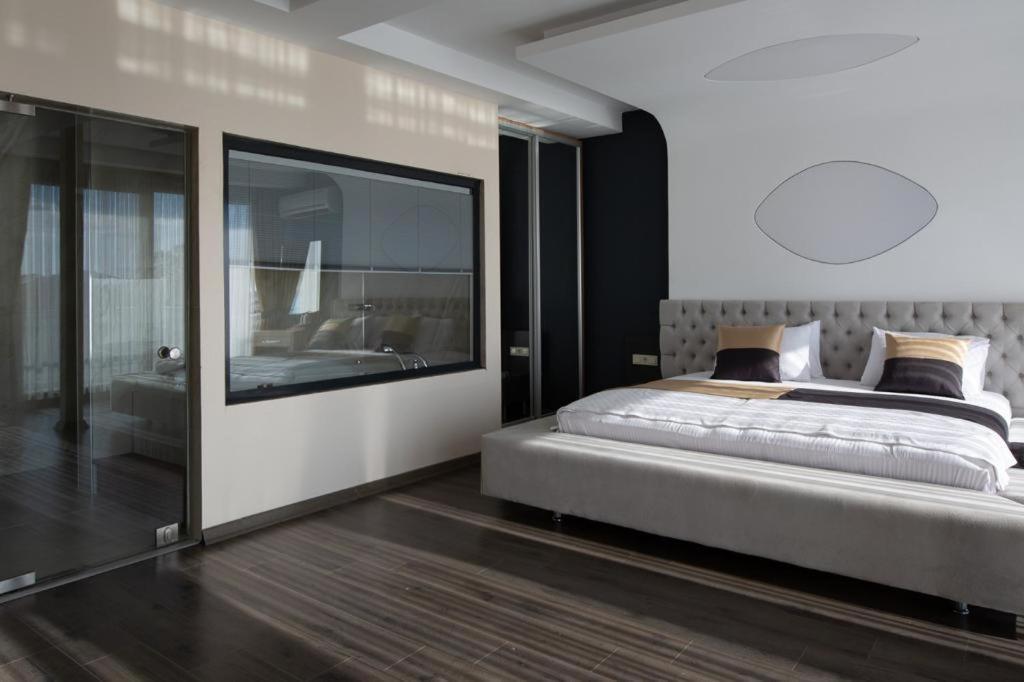 Carpe Diem Hotel ไอวาลิค ภายนอก รูปภาพ