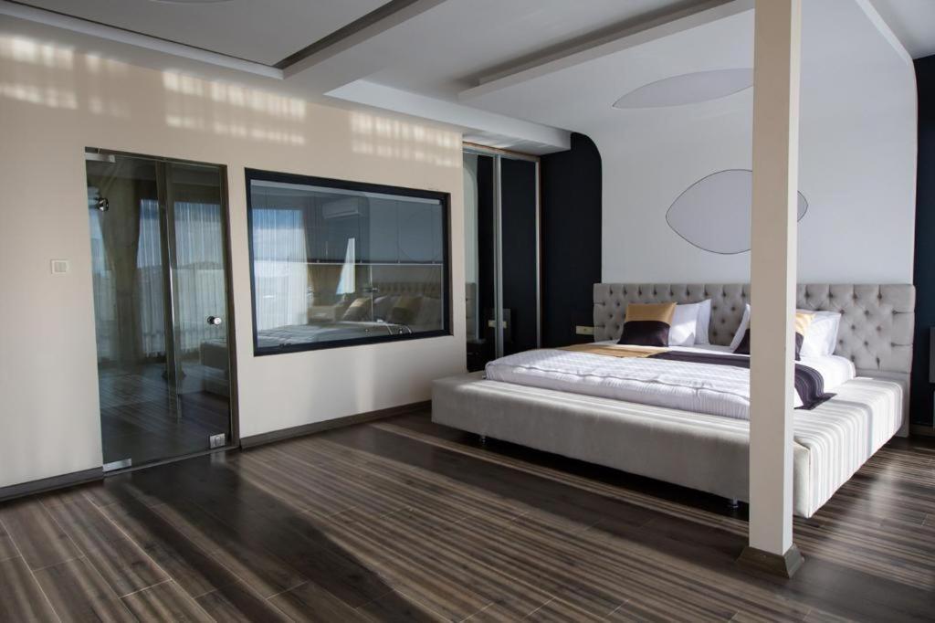 Carpe Diem Hotel ไอวาลิค ภายนอก รูปภาพ
